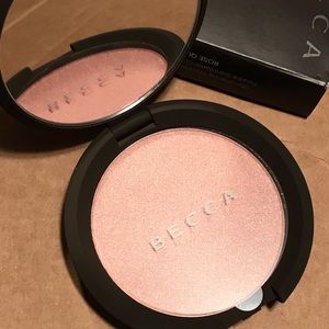 🌹Rose Quartz Shimmering Skin Highlighting Powder